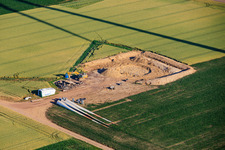 Demolition and dismantling of the four old installations (GE 1.5) from 2004 after repowering of the wind farm Minfeld in Minfeld in the state Rhineland-Palatinate, Germany