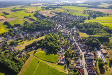 From the southeast in Neewiller-près-Lauterbourg in the state Bas-Rhin, France