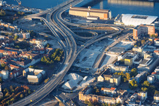 Ramp to the Kurt-Schumacher-Brücke (bridge) over the Rhine to Mannheim (B44), featuring Rheinuferstraße and the ZG Raiffeisen grain silo on the riverbank (following the demolition of the "Würfelbunker" and the Rathaus-Center) in the district Hemshof in Ludwigshafen in the state Rhineland-Palatinate, Germany