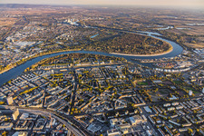 City overview from the northwest, showing Wittelsbacherstraße from the elevated road (B37) to Parkinsel on the Rhine in the district Süd in Ludwigshafen in the state Rhineland-Palatinate, Germany
