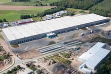 Aerial view of Building complex and grounds of the logistics center Zufall in the district Gewerbegebiet Horst in Kandel in the state Rhineland-Palatinate