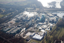 Oblique view of Building and production halls on the premises of Papierfabrik Stora Enso in the district Maxau in Karlsruhe in the state Baden-Wurttemberg