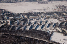 Tennesseeallee in winter with snow in the district Nordstadt in Karlsruhe in the state Baden-Wuerttemberg, Germany from above