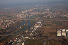 Aerial view of Industrial area Seckenheimer Landstraße/Hans-Thomastr in the district Neuostheim in Mannheim in the state Baden-Wuerttemberg, Germany