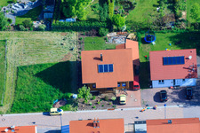 Bird's eye view of In the pea field in the district Mörzheim in Landau in der Pfalz in the state Rhineland-Palatinate, Germany