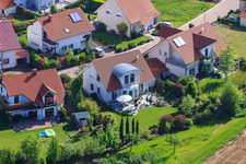 Bird's eye view of In the pea field in the district Mörzheim in Landau in der Pfalz in the state Rhineland-Palatinate, Germany