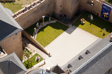 Château Mensberg, Expo. Nici St. Phalle in Manderen in the state Moselle, France