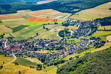 From the northwest in the district Dreiweiherhof in Hallgarten in the state Rhineland-Palatinate, Germany