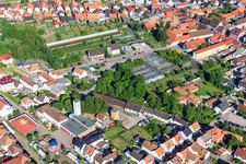 Bird's eye view of Greenhouses on Lindenstr in Rülzheim in the state Rhineland-Palatinate, Germany