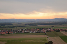 From the east in the district Hayna in Herxheim bei Landau in the state Rhineland-Palatinate, Germany