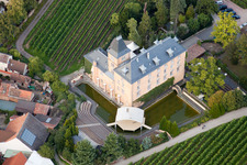 Complex of the hotel building Hotel Schloss Edesheim, Privathotels Dr. Lohbeck GmbH & Co. KG in Edesheim in the state Rhineland-Palatinate seen from above