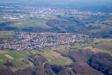 Village - view on the edge of agricultural fields and farmland in Vinningen in the state Rhineland-Palatinate, Germany