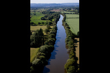 Oblique view of River Severn near Sandhurst in Ashleworth in the state England, Great Britain
