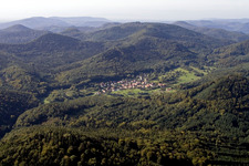 Aerial photograpy of Town View of the streets and houses of the residential areas in Boellenborn in the state Rhineland-Palatinate
