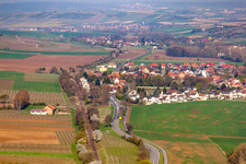 From the south in the district Niederflörsheim in Flörsheim-Dalsheim in the state Rhineland-Palatinate, Germany