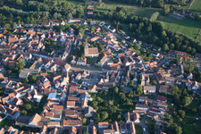 Oblique view of Town View of the streets and houses of the residential areas in the district Ingenheim in Billigheim-Ingenheim in the state Rhineland-Palatinate