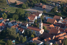 Bird's eye view of Town View of the streets and houses of the residential areas in the district Billigheim in Billigheim-Ingenheim in the state Rhineland-Palatinate