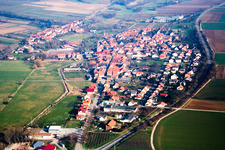 From the west in the district Kapellen in Kapellen-Drusweiler in the state Rhineland-Palatinate, Germany