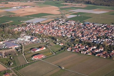 Bird's eye view of District Niederhochstadt in Hochstadt in the state Rhineland-Palatinate, Germany