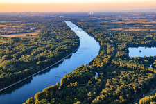 Schmugglermeer quarry lake in the Rhine meadows on the Rhine in the district Leopoldshafen in Eggenstein-Leopoldshafen in the state Baden-Wuerttemberg, Germany