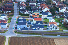 New development area in Holderbusch from the north in Minfeld in the state Rhineland-Palatinate, Germany from above
