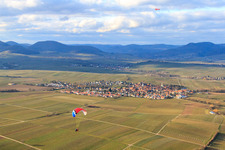 Wine-growing town in winter from the south in the district Mörzheim in Landau in der Pfalz in the state Rhineland-Palatinate, Germany