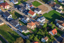 New Development Area East (Im Holderbusch) in Minfeld in the state Rhineland-Palatinate, Germany from a drone