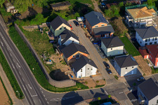 Oblique view of New Development Area East (Im Holderbusch) in Minfeld in the state Rhineland-Palatinate, Germany