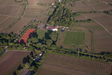 Aerial view of Sports center, Tennis community Hildebrandseck THG in the district Königsbach in Neustadt an der Weinstraße in the state Rhineland-Palatinate, Germany