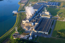 Bird's eye view of Papierfabrik Palm GmbH & Co. KG | Plant Wörth am Rhein in Wörth am Rhein in the state Rhineland-Palatinate, Germany