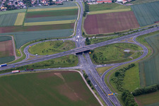 Routing and traffic lanes during the highway exit and access the motorway A 71 to the B303 in Geldersheim in the state Bavaria, Germany