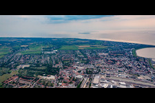 From the east in the district Süder- und Westerwisch in Cuxhaven in the state Lower Saxony, Germany