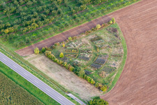 Structures on agricultural fields with a test bed at the edge of the field in the district Eckel in Kleinfischlingen in the state Rhineland-Palatinate