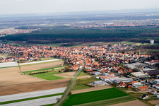 From the northwest in Hatzenbühl in the state Rhineland-Palatinate, Germany